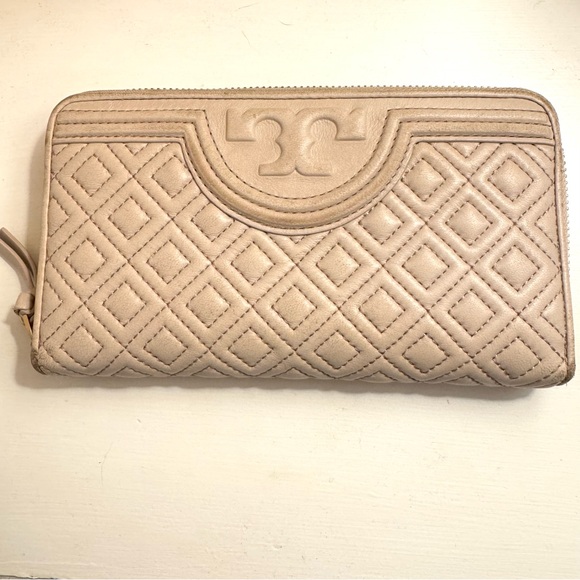 Tori Burch Fleming Embossed Logo Wallet - Picture 1 of 6